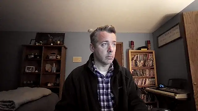 Snapshot of chrisw8140 chatting on February 24, 2026, 4:46 am chrisw8140 online show from February 24, 2026, 4:46 am