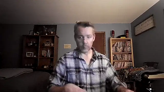 Snapshot of chrisw8140 chatting on March 3, 2026, 5:03 am chrisw8140 online show from March 3, 2026, 5:03 am