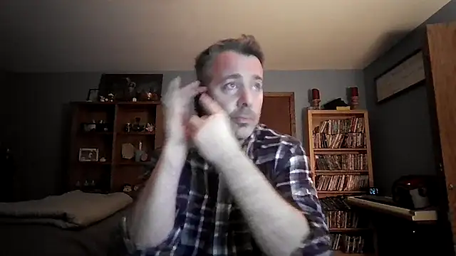 Snapshot of chrisw8140 chatting on January 17, 2026, 1:20 am chrisw8140 online show from January 17, 2026, 1:20 am