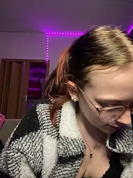 YoungLisaa18 online show from February 17, 2026, 8:17 pm