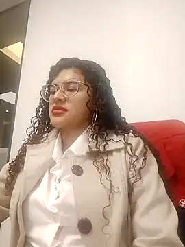 curlyheat online show from April 28, 2026, 1:04 pm