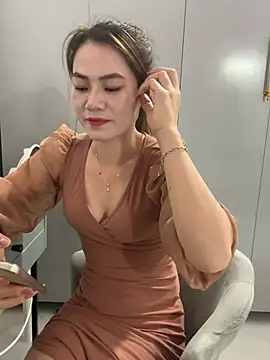 Snapshot of Llabi2k chatting on February 27, 2026, 8:19 pm Llabi2k online show from February 27, 2026, 8:19 pm