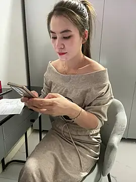 Snapshot of Llabi2k chatting on February 5, 2026, 8:43 am Llabi2k online show from February 5, 2026, 8:43 am