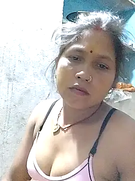 Hot su16 online show from April 23, 2026, 9:05 pm