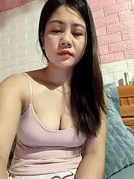 Ngocmai lazdy online show from March 1, 2026, 11:27 pm