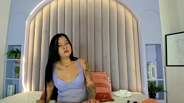 Snapshot of ChloeeMiller__ chatting on February 3, 2026, 11:37 am ChloeeMiller online show from February 3, 2026, 11:37 am