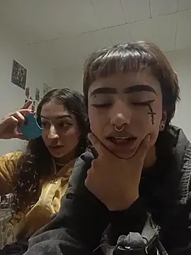 AlexxaAndRileyy online show from April 21, 2026, 2:51 am