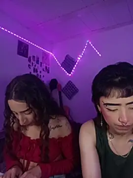 AlexxaAndRileyy online show from July 8, 2026, 4:02 am