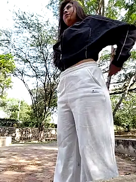 Snapshot of ThamaraGen_ chatting on February 26, 2026, 1:55 pm ThamaraGen online show from February 26, 2026, 1:55 pm