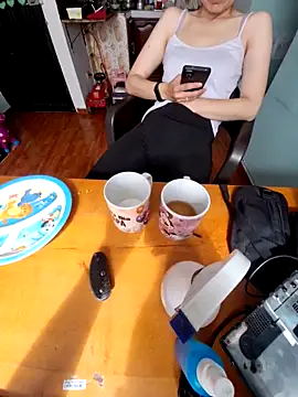 TWOLOVE16 online show from April 29, 2026, 2:10 pm