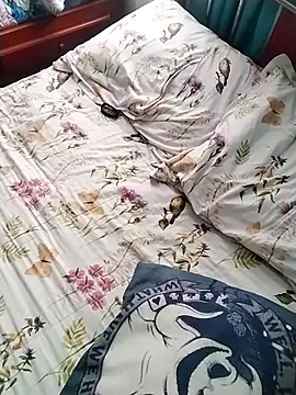 TWOLOVE16 online show from February 18, 2026, 10:39 pm