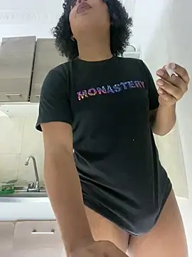 Snapshot of valeria_19x chatting on February 3, 2026, 7:46 am valeria 19x online show from February 3, 2026, 7:46 am