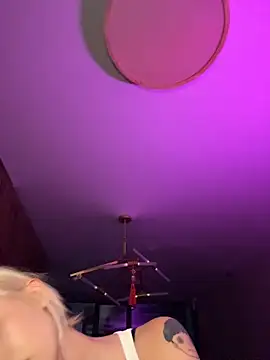 AgataBloomie online show from January 17, 2026, 6:33 pm