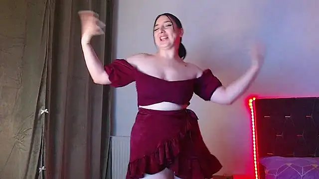 JaquelineLaurent online show from June 6, 2026, 9:09 pm
