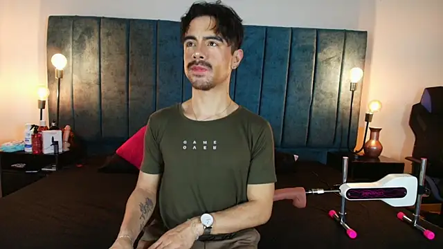 Ethan Briggs  online show from March 13, 2026, 3:44 am