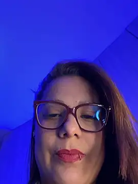 Pretty  Milf online show from May 28, 2026, 1:06 pm