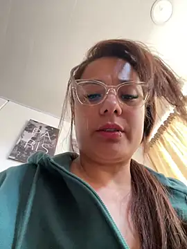 Pretty  Milf online show from July 17, 2026, 4:26 pm