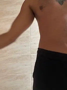 Snapshot of liyamjunior chatting on February 6, 2026, 2:13 pm liyamjunior online show from February 6, 2026, 2:13 pm