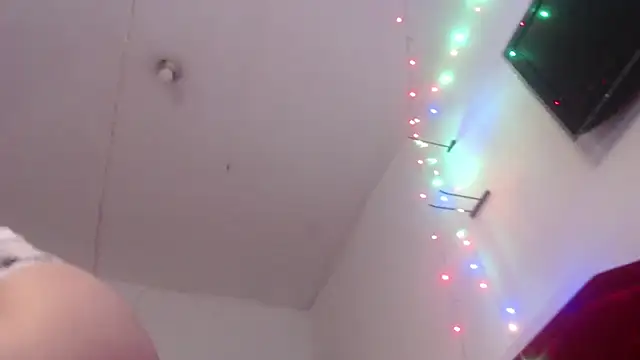 Snapshot of Loriiiany chatting on February 17, 2026, 4:21 am Loriiiany online show from February 17, 2026, 4:21 am