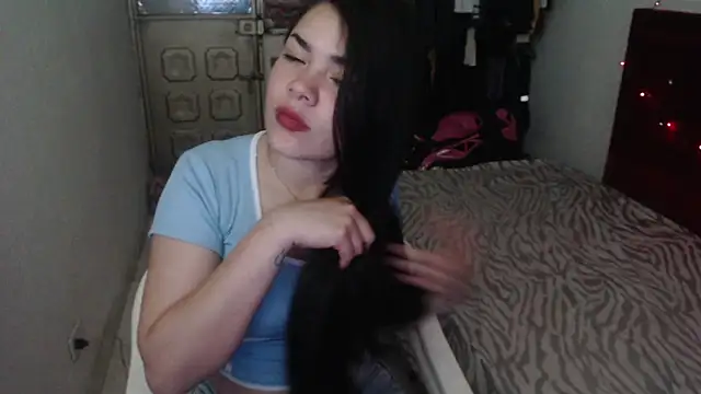 Snapshot of Loriiiany chatting on March 2, 2026, 4:57 am Loriiiany online show from March 2, 2026, 4:57 am