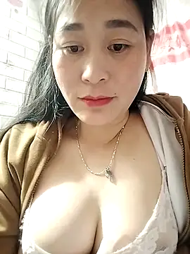 Snapshot of NgocLinh_69 chatting on February 11, 2026, 12:10 am NgocLinh 69 online show from February 11, 2026, 12:10 am