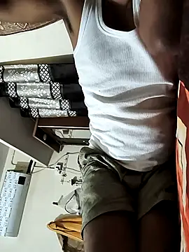 Hottlund6 online show from March 18, 2026, 3:57 pm