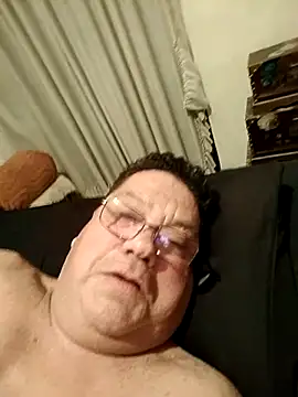 Snapshot of Zordomudo13 chatting on February 19, 2026, 6:21 am Zordomudo13 online show from February 19, 2026, 6:21 am