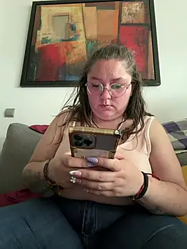 Snapshot of _maracr19_ chatting on May 5, 2026, 1:47 pm maracr19 online show from May 5, 2026, 1:47 pm