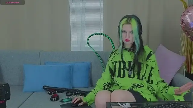 ToxicKittyy online show from February 13, 2026, 2:28 pm