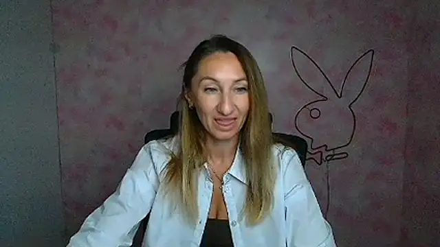 Diana Sweeet  online show from March 18, 2026, 6:27 am