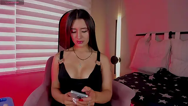 Snapshot of laila__sub_ chatting on February 14, 2026, 1:44 pm laila sub online show from February 14, 2026, 1:44 pm