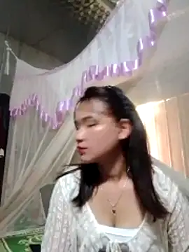 Lisakeem online show from June 23, 2026, 5:49 am