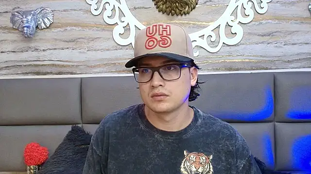 Danner Alaia online show from February 25, 2026, 8:41 pm