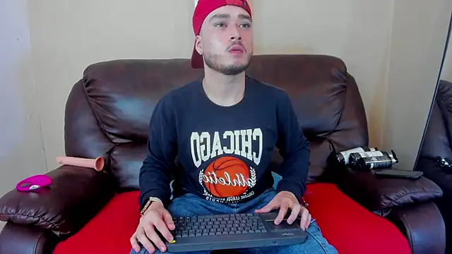 Salvattore Muller online show from April 3, 2026, 10:38 pm