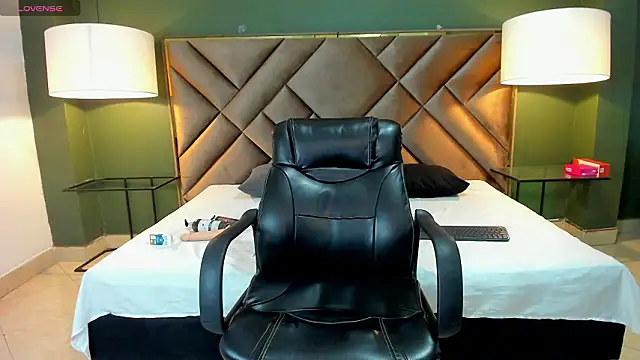 Salvattore Muller online show from March 23, 2026, 12:00 am