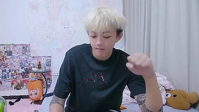 Chocolates-001 online show from April 19, 2026, 11:44 am