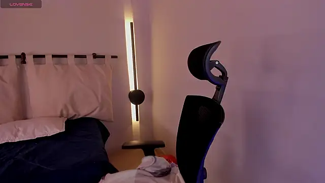 ella  olmos online show from February 10, 2026, 1:10 pm