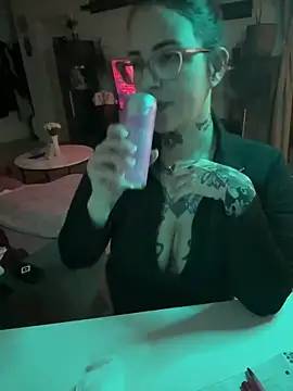 Snapshot of NyxTattoo chatting on February 19, 2026, 6:38 pm NyxTattoo online show from February 19, 2026, 6:38 pm