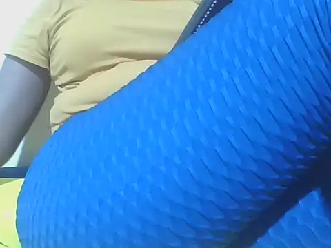 Littlemistress24 online show from April 3, 2026, 6:47 pm