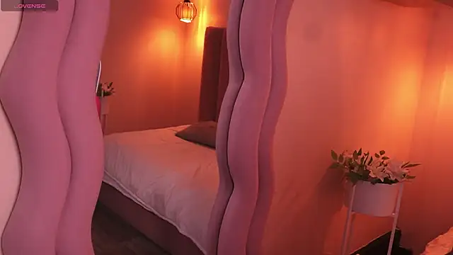 Dakota velvet  online show from March 19, 2026, 11:54 am