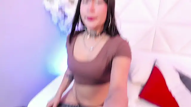 Adhara Vil online show from February 24, 2026, 8:21 pm