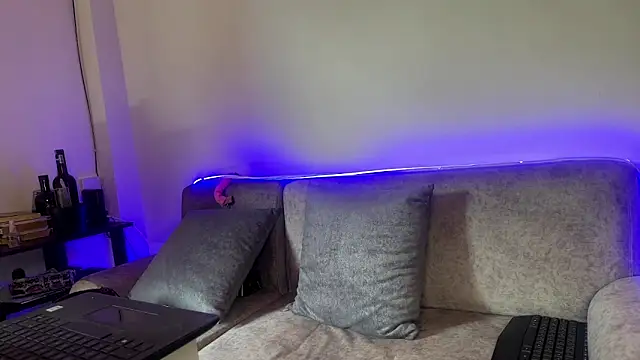 Snapshot of selenaln chatting on February 24, 2026, 6:31 pm selenaln online show from February 24, 2026, 6:31 pm