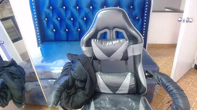 Snapshot of Candy_Rose_v chatting on February 27, 2026, 1:11 pm Candy Rose v online show from February 27, 2026, 1:11 pm