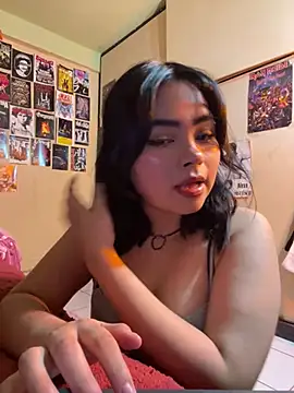 Snapshot of pinkybombon chatting on January 18, 2026, 12:58 am pinkybombon online show from January 18, 2026, 12:58 am