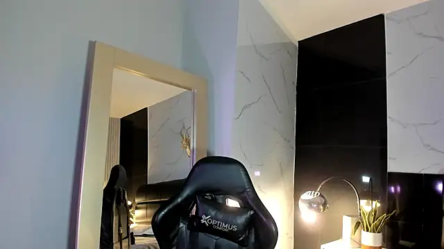 Snapshot of KomiCatt chatting on February 18, 2026, 12:12 pm KomiCatt online show from February 18, 2026, 12:12 pm