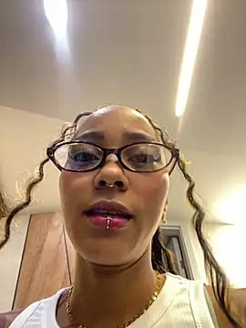LizStorm  online show from June 24, 2026, 12:04 pm