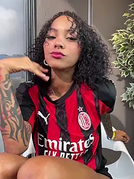 LizStorm  online show from June 18, 2026, 1:05 pm