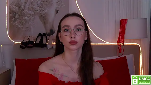 Snapshot of Emily_Simon chatting on February 26, 2026, 4:56 am Emily Simon online show from February 26, 2026, 4:56 am