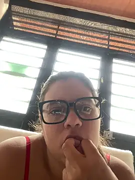 Snapshot of Julissa_x chatting on February 13, 2026, 1:44 pm Julissa x online show from February 13, 2026, 1:44 pm