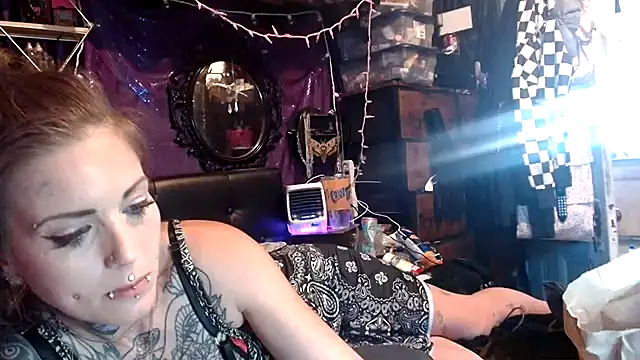 Snapshot of allymoon1369 chatting on July 5, 2026, 1:10 am allymoon1369 online show from July 5, 2026, 1:10 am